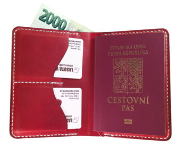 Ručně šíté kožené pozdro na doklady